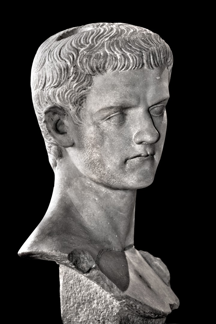 Louvre Caligula